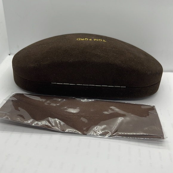 Brand new Burberry Sunglass case + Cleaning cloth Large Dark Brown - Picture 5 of 7